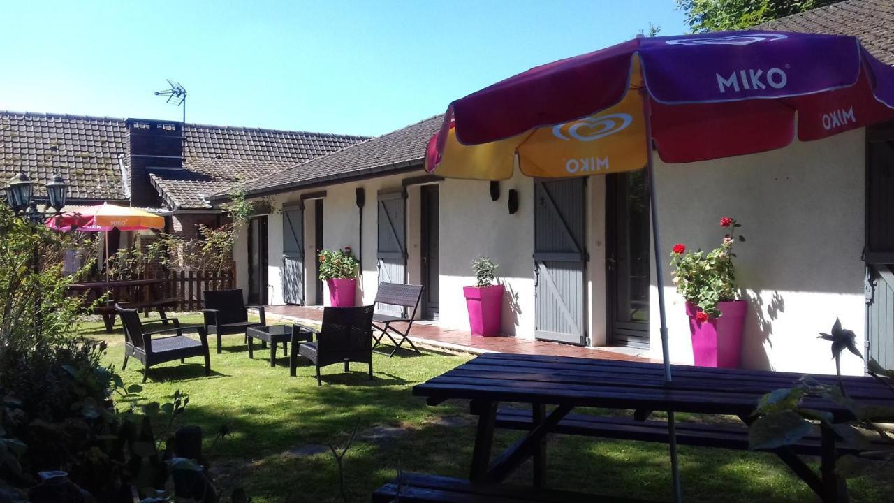Les Garennes Bed and Breakfast Favières Buitenkant foto