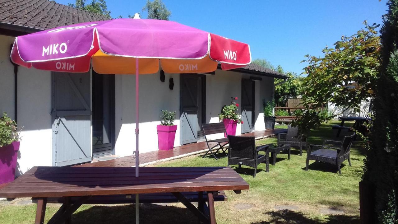 Les Garennes Bed and Breakfast Favières Buitenkant foto